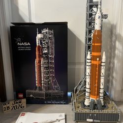 10341 LEGO Artemis Space Launch System 