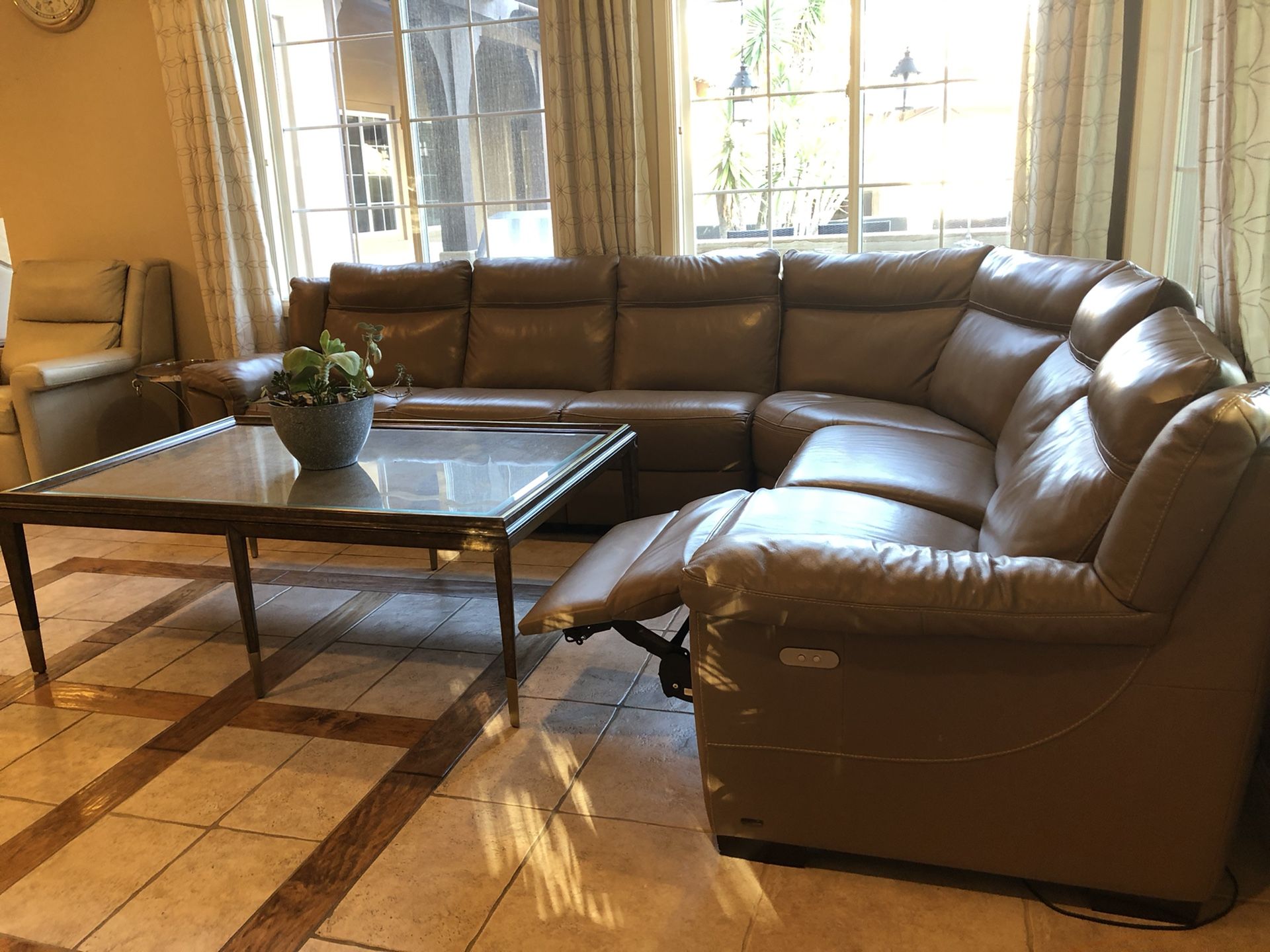 Natuzzi Editions. Top Quality Leather Sofa Settings