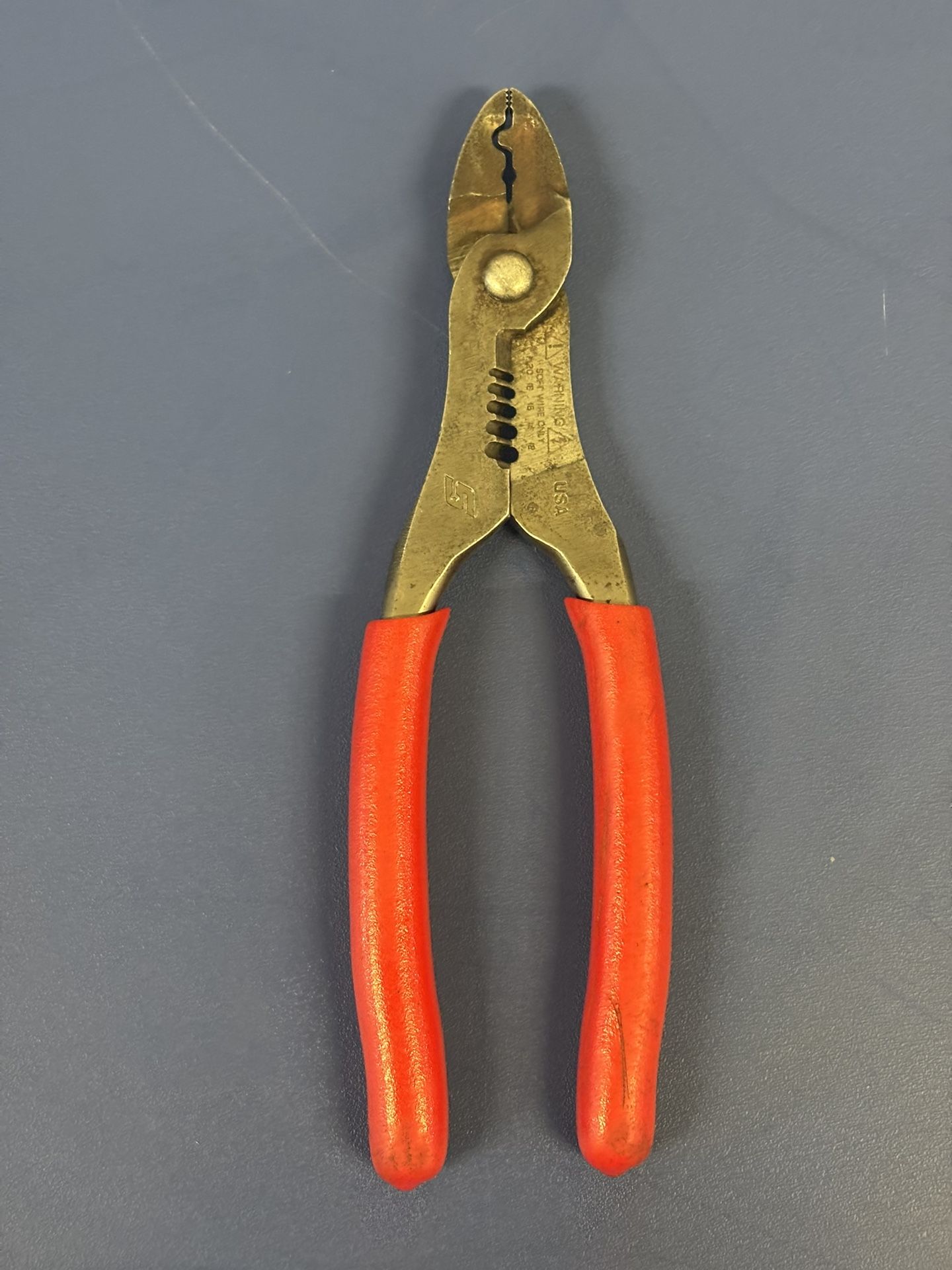 Snap-on Tools 7" Wire Stripper/Cutter/Crimper Red