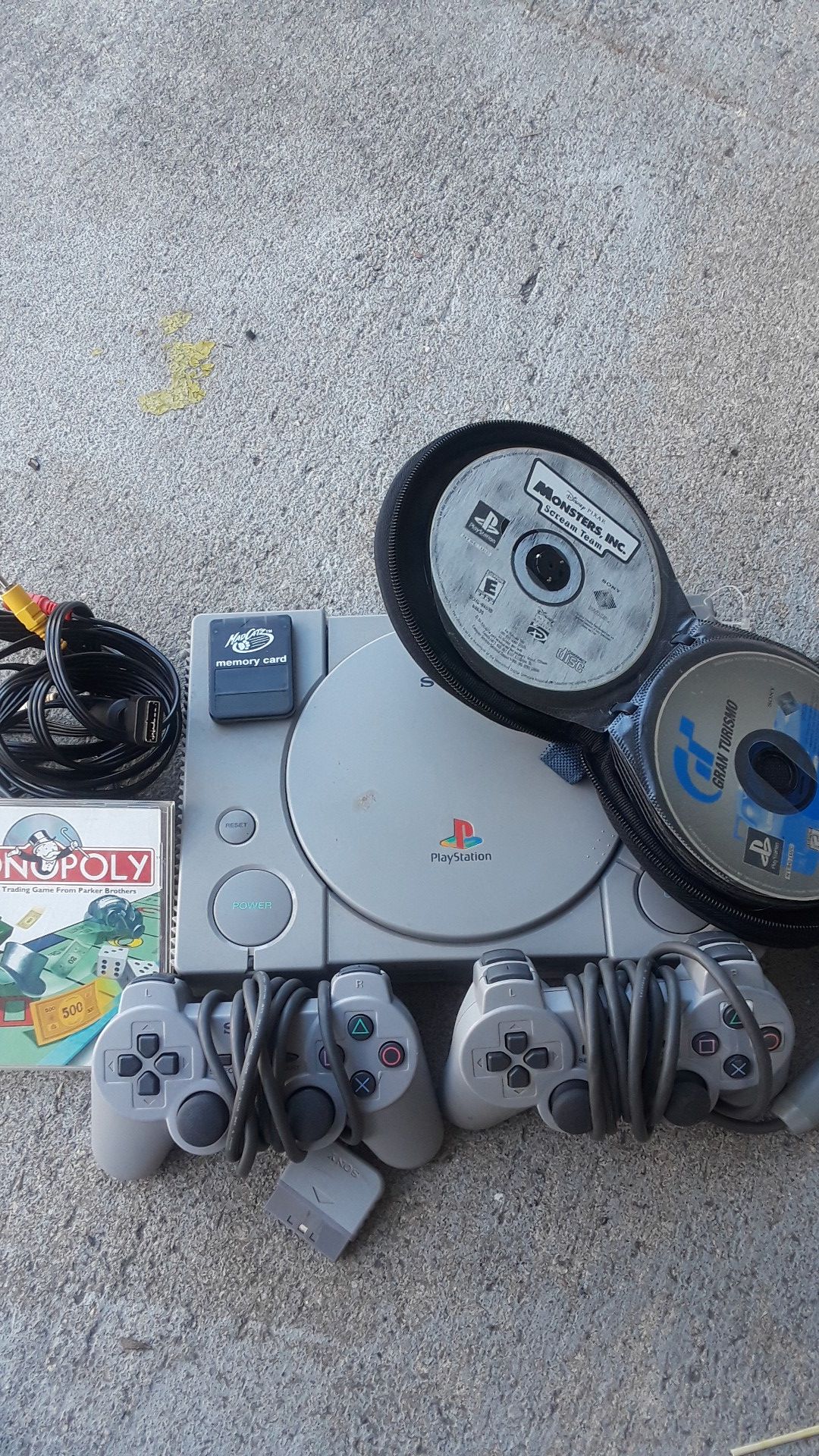 PlayStation1. With 3 games. Excellente condition.