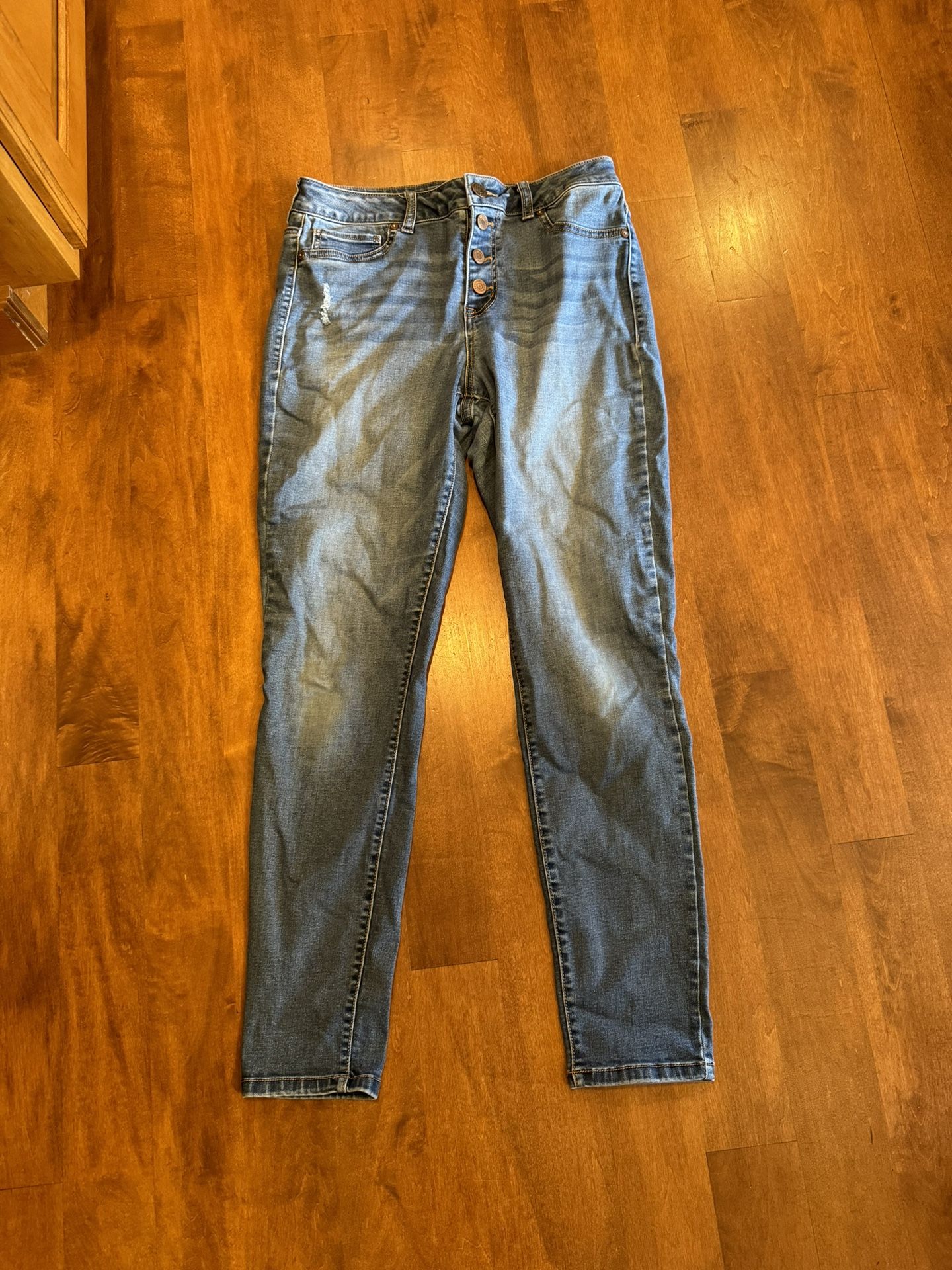 Woman’s Maurice’s High Rise Jeans Shipping Available