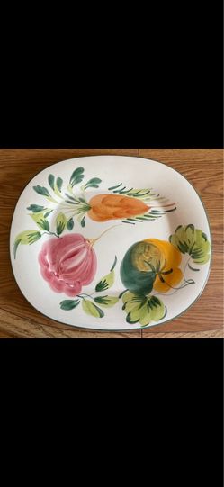 Platter with fruits and vegetables hand-painted in Italy