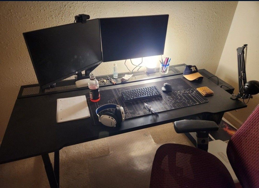 Ikea Gaming Desk-only Selling Desk