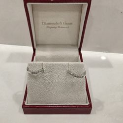 10k White Gold Diamond Earrings