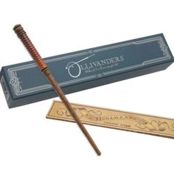 Universal Studios Harry Potter Wand Maple & Unicorn Hair Interactive Wand