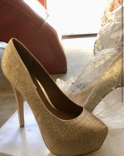 Steve Madden Dejavu gold glitter heels size 10