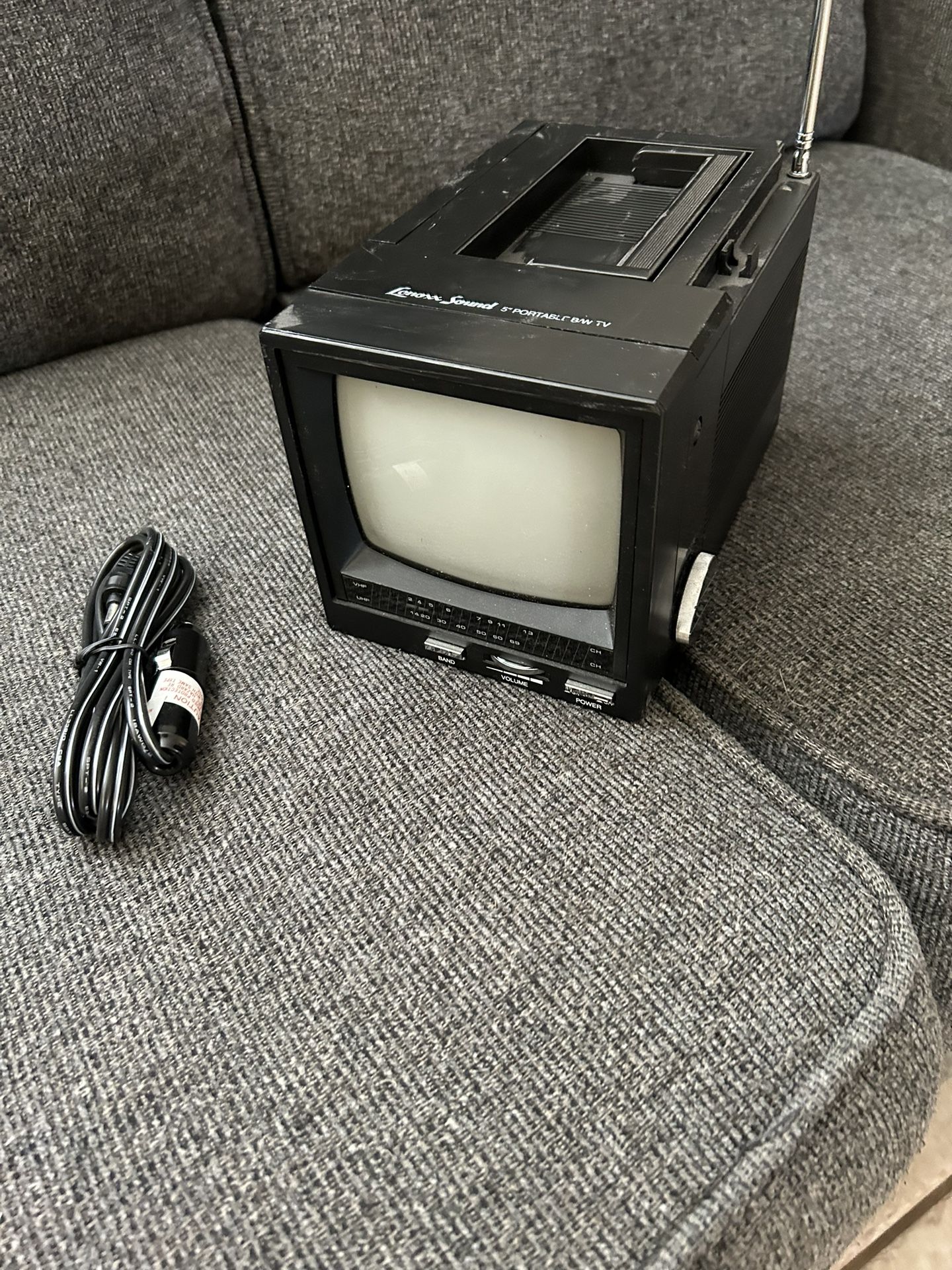 Lenox Sound 5” Portable B/W TV