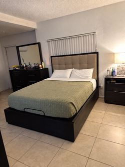 Madden Dark Tone Queen Bedroom Set – Bed, Dresser, Mirror + 2 Nightstands