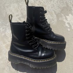 Dr. Martens Jadon Women's Platform Boots Size 6