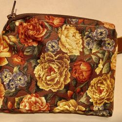 Zipped Coin Pouch