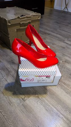 Red 4 inch heel 7.5 medium $20