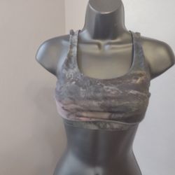 Lululemon Women's Sports Bra Energy Size 4
