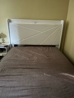 Crown Mark Ayla White Full Size Panel Headboard and Frame (Mattress Not Included)