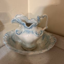 Antique Bathing set Jar and Wash up Plate