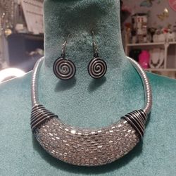 Silver/black Statement Necklace Set 