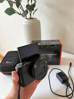 Sony RX 100 VII Camera