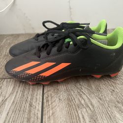Adidas Soccer Shoes Size 4