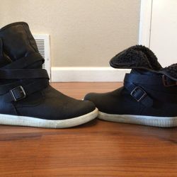 Boots (7.5 Womens)