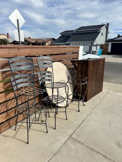 coffee table with lots of storage