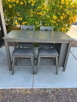 Gray 5 piece counter height dining set  ( can deliver for $10 )