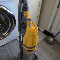  Vacuum Dyson 