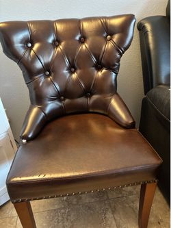 Vanity chair