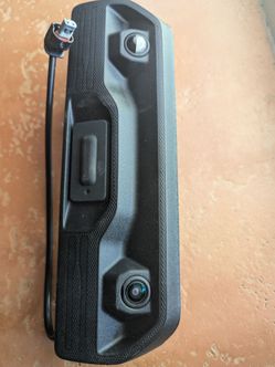 Chevrolet Silverado OEM Tailgate Handle

with camera assembly