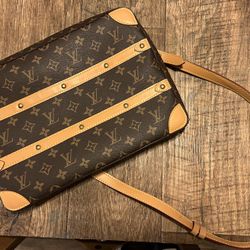 louis vuitton laptop bag 