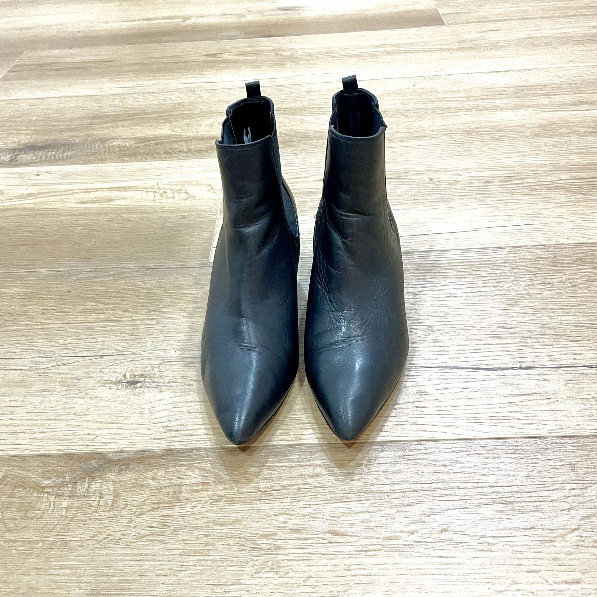 Aldo Ankle Boots / Booties Women’s Size 7.5 Black