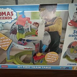 Thomas & Friends Toddler Toy My First Train Table with Track, Cargo Stacking & Fine Motor Activities