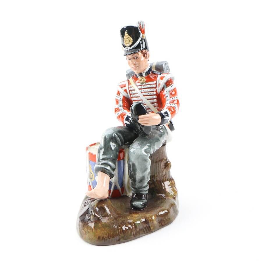 Royal Doulton 9" Figurine "Drummer Boy" HN2679 1975