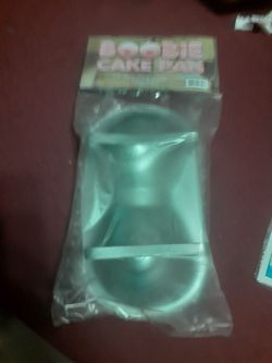 New Never Used Boob Cake Pan