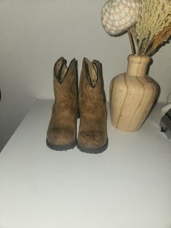 Toddler boots.