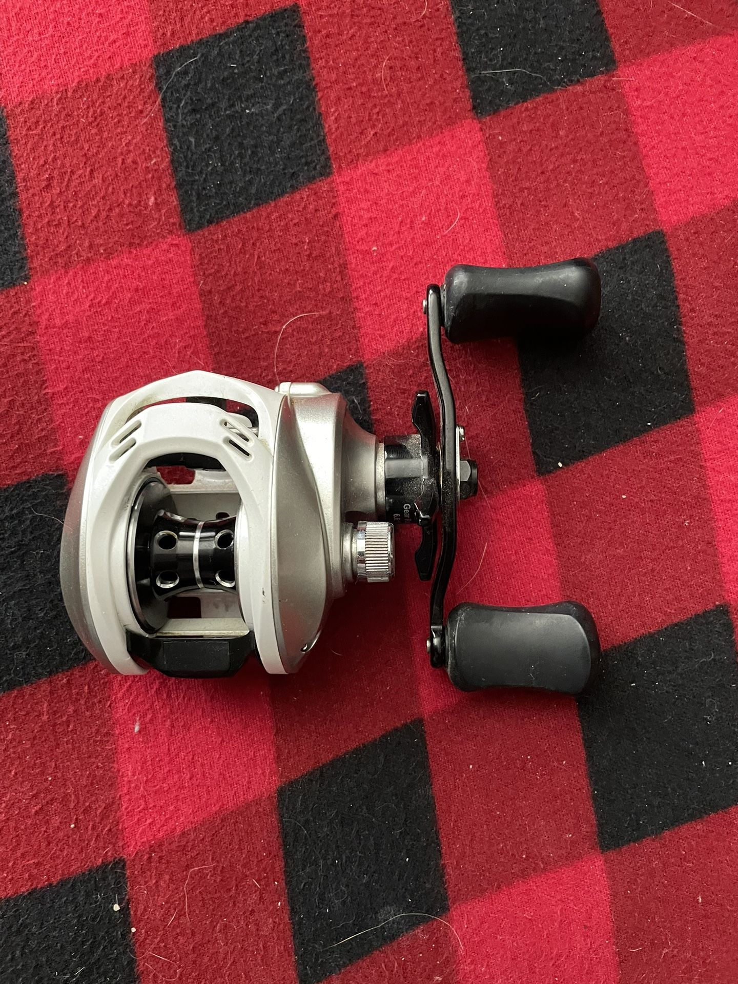 Okuma Stratus V Baitcast Reel