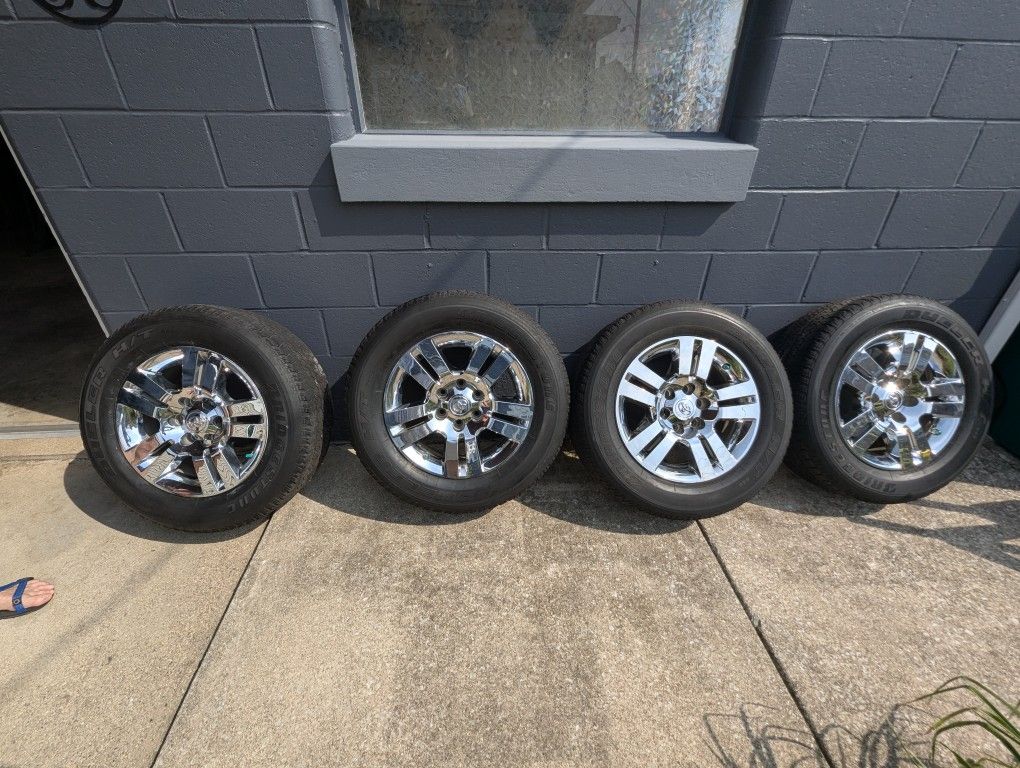 OEM 2014 Toyota Tacoma Limited 18" Chrome Rims (P265/60R18)
