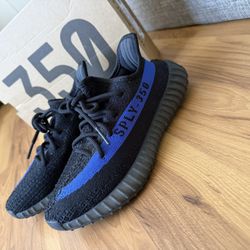 Yeezys Size 6 