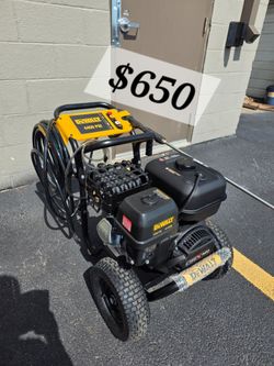 DEWALT 4400 PSI 4.0 GPM Gas Pressure Washer - Used - Like New - $650