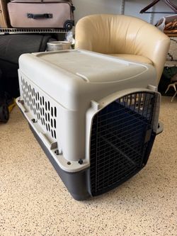 Top Paw Plastic Portable Dog Kennel - Medium