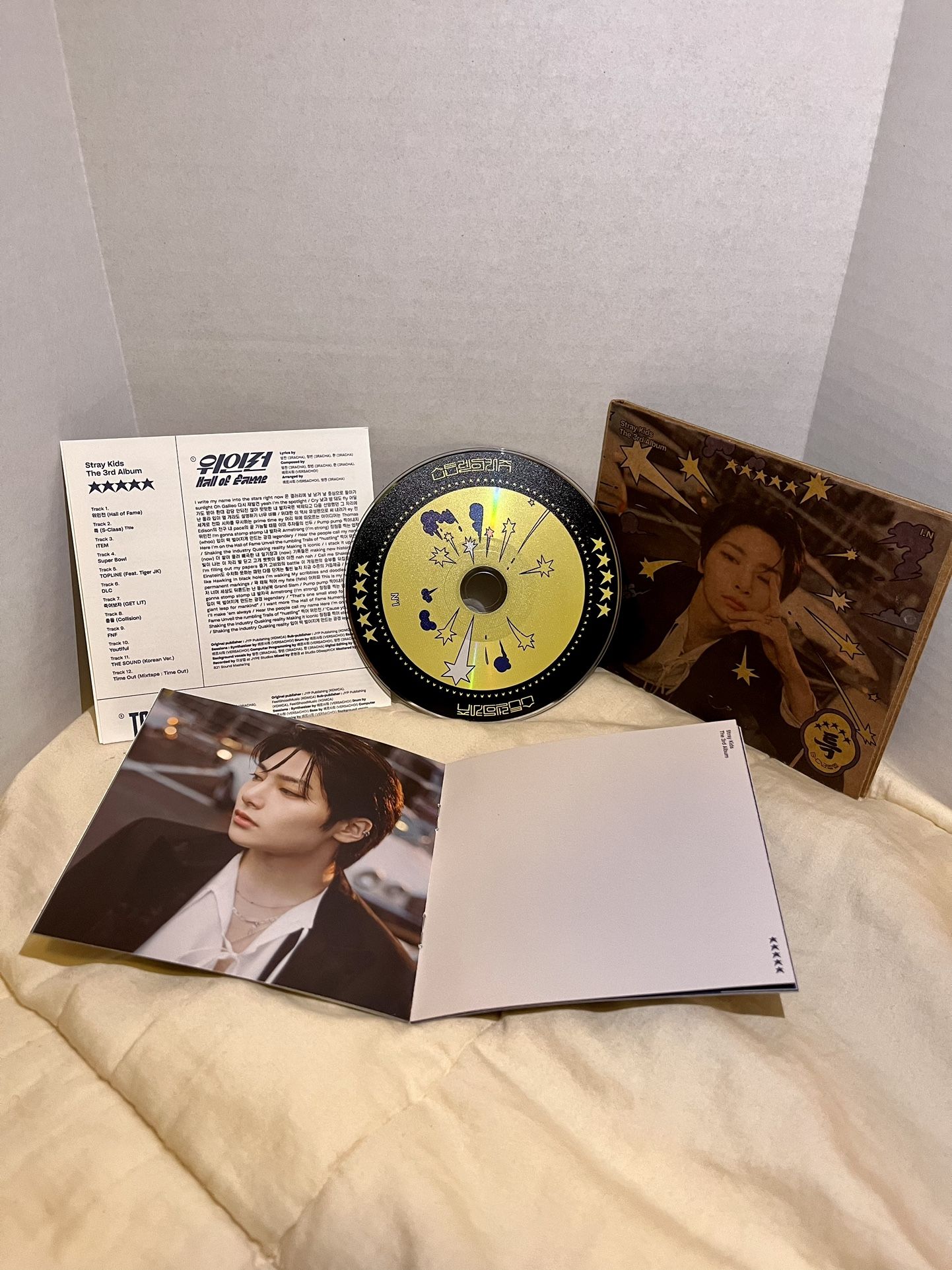 Stray Kids - IN exclusive 5 Star mini album, with inclusions