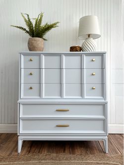 Tall dresser / chest