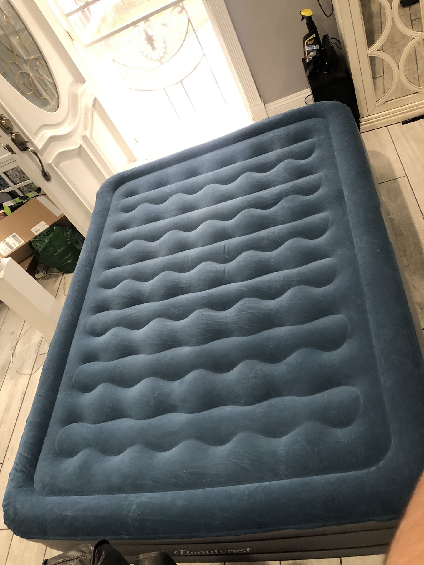 Beautyrest Extraordinaire 16" Full Air Mattress with Built-in Pump