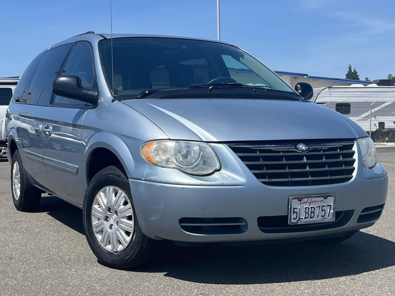 2005 Chrysler Town & Country