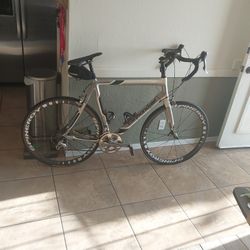 Cannondale Synapse Large Road Bike