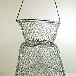 Fishing Fish Keeper Net Live Bait Metal Wire Basket Cage Collapsible