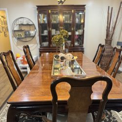 Traditional / Oriental Dining Room Set