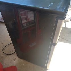 Kenmore Mini Medium Size Fridge