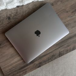 Apple Macbook Air 13 inch M1 Chip