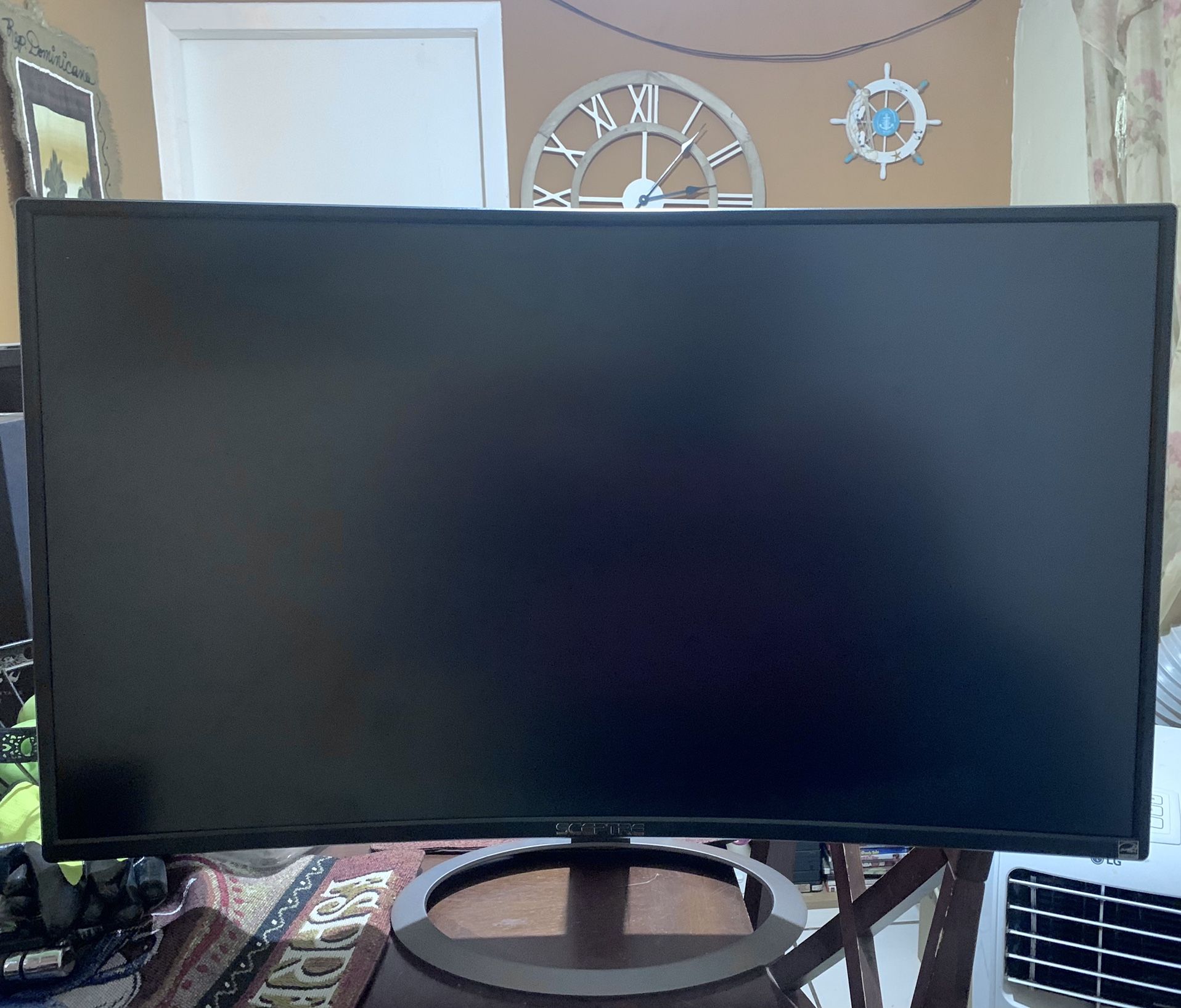 32” Sceptre Curved Monitor (Works) - FHD