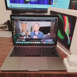 Apple MacBook Pro, Touchbar, 19