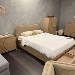 Japandi-style storage bed/ Free Local Delivery 📦👍🏻